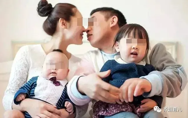 大宝想要妹妹，妈妈听后很为难，随后在商场买了个“假妹妹”代替