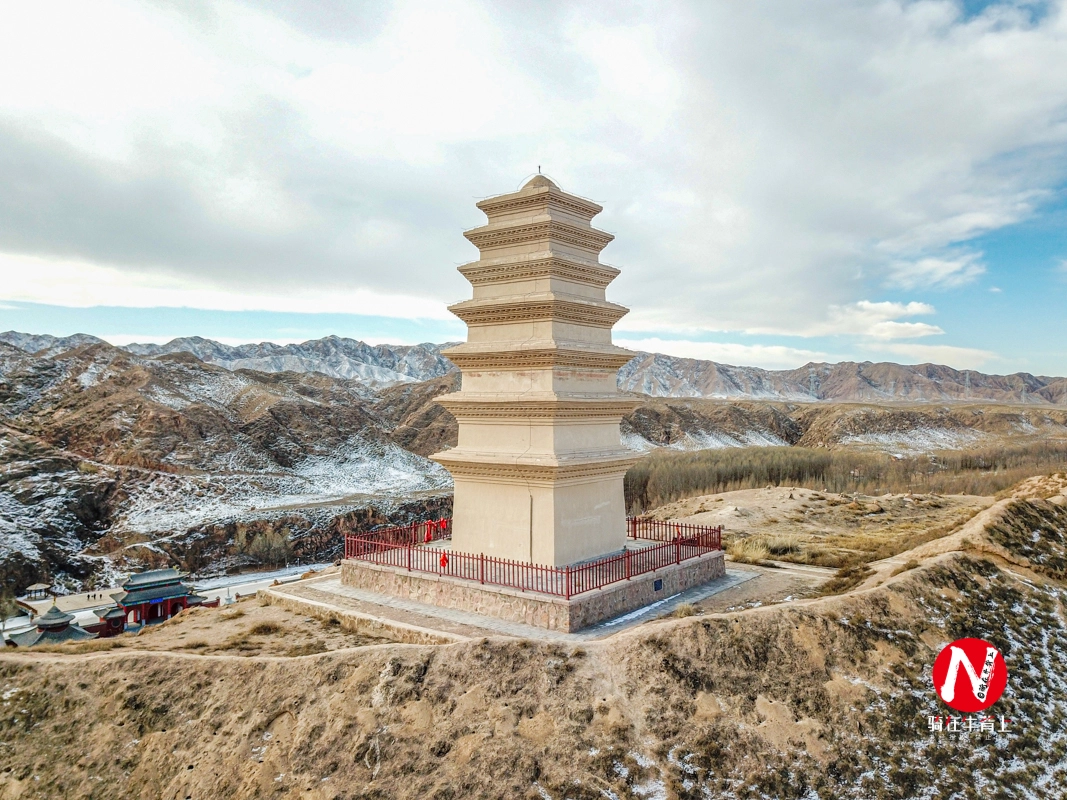 丝绸之路上很重要的一座寺庙，隋炀帝曾到访过，就在甘肃境内