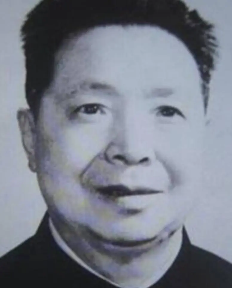 红军师长叛变投敌，1949年率领部队发起起义，陈老总说：还是好同志嘛