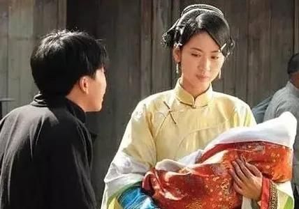 为何古代大户人家都要雇奶娘，而不是自己亲喂？