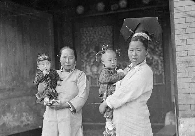 为何古代大户人家都要雇奶娘，而不是自己亲喂？
