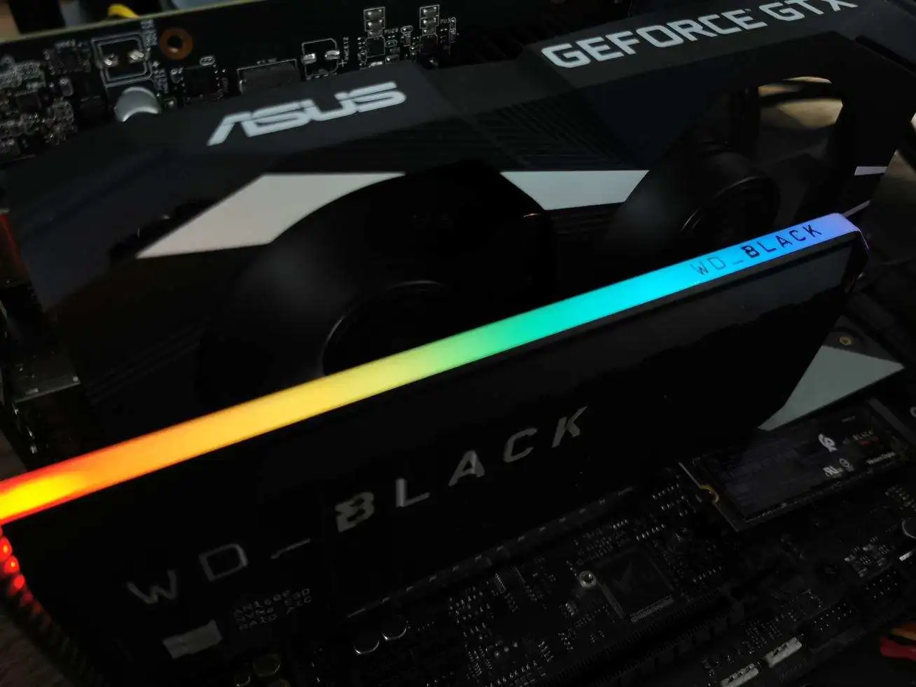 RGB的游戏仪式感！WD_BLACK AN1500上手体验