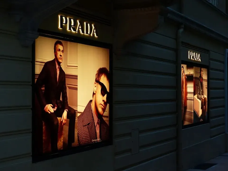 PRADA “爽约” 背后：没落贵族深陷流量焦虑