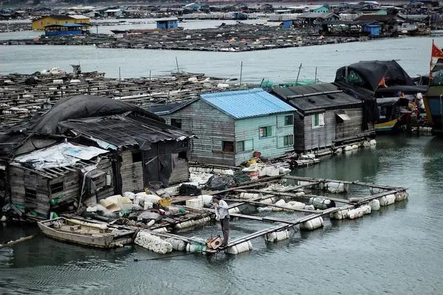 中国唯一的海上村庄，所有房屋“漂浮”在海面，台风来了也吹不走