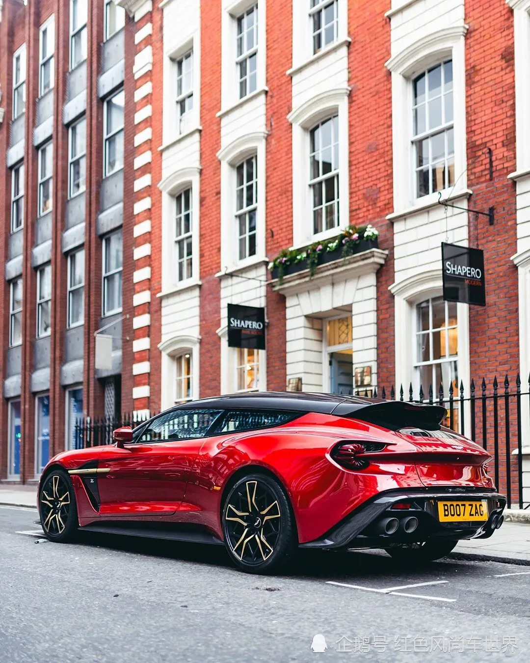 阿斯顿马丁 Vanquish Zagato 的线条之美