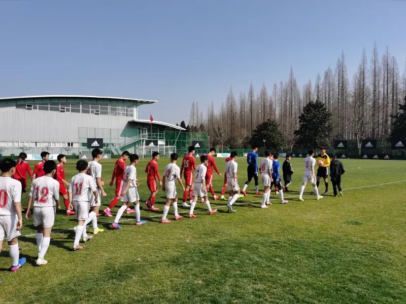 徐根宝点赞上海新帅“很低调”，莱科连吃三个“招牌馄饨”，相约夺冠后再来！