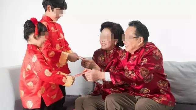 姐姐家2个孩子我家一个孩子，过年怎么给红包？聪明父母这样做