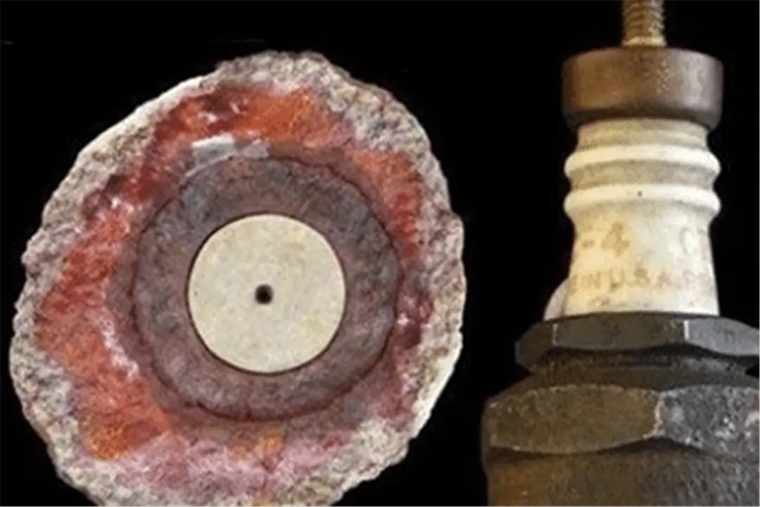 美国发现50万年前的“火花塞”？镶嵌在石头中，是谁制造的？