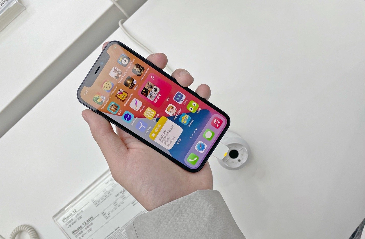 iPhone 12mini销量惨淡 苹果为何执意推出下一代？