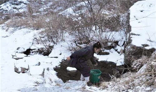 终南山隐士：万人“隐居”的背后是逃避工作，一场大雪就原形毕露