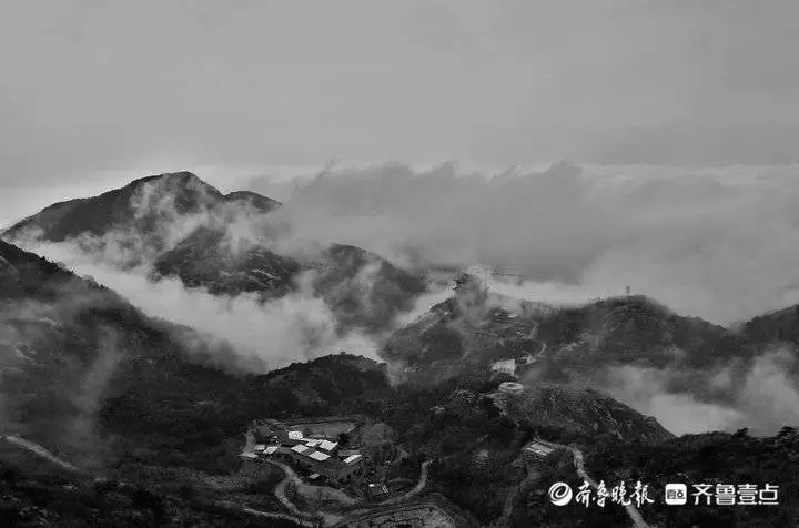 摄影师两上新甫山，初三拍到“佛光”初四拍到雾凇美景