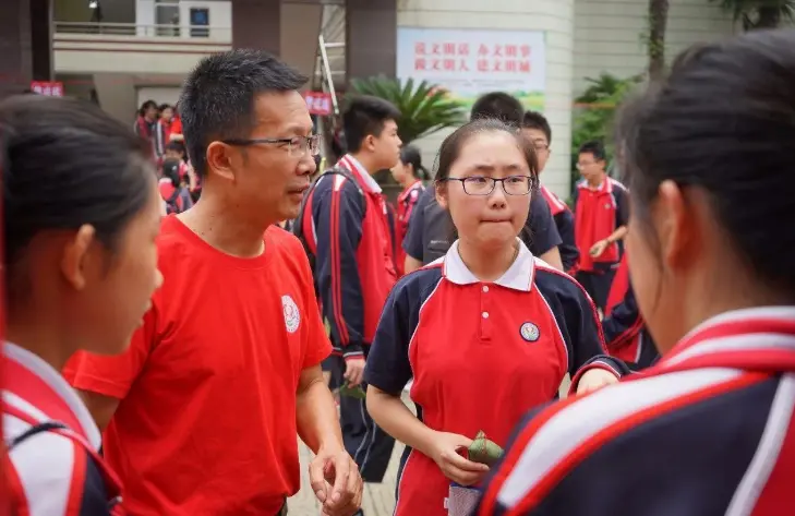 一个学生聪明与否，从擅长的学科就能看出，一般情况差不了