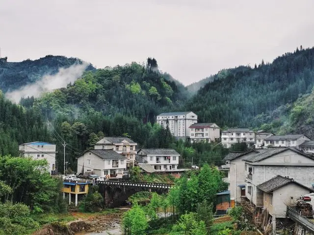 “黄泉路”竟然真的存在，在景区内部，常年有部队看守是国家禁区