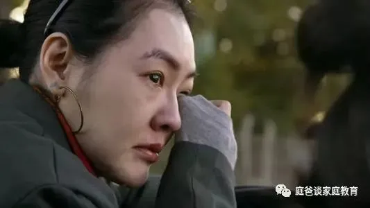 10岁的孩子，现在就开始嫌弃妈妈，妈妈心碎的背后，就是“投射”惹的祸