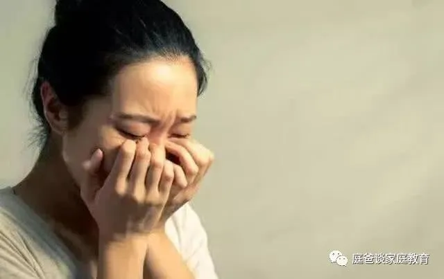 10岁的孩子，现在就开始嫌弃妈妈，妈妈心碎的背后，就是“投射”惹的祸