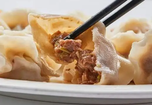 不管调什么饺子馅，牢记“3放2不放”，饺子鲜嫩多汁，香喷喷的