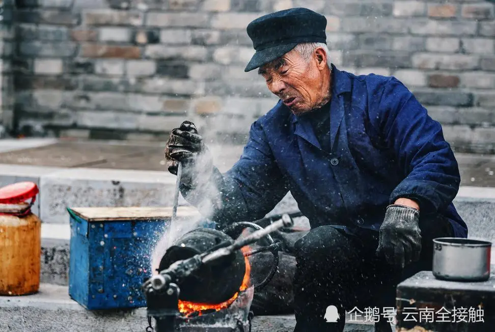 一大肚锅 一小炉子 简简单单就可做成的大生意