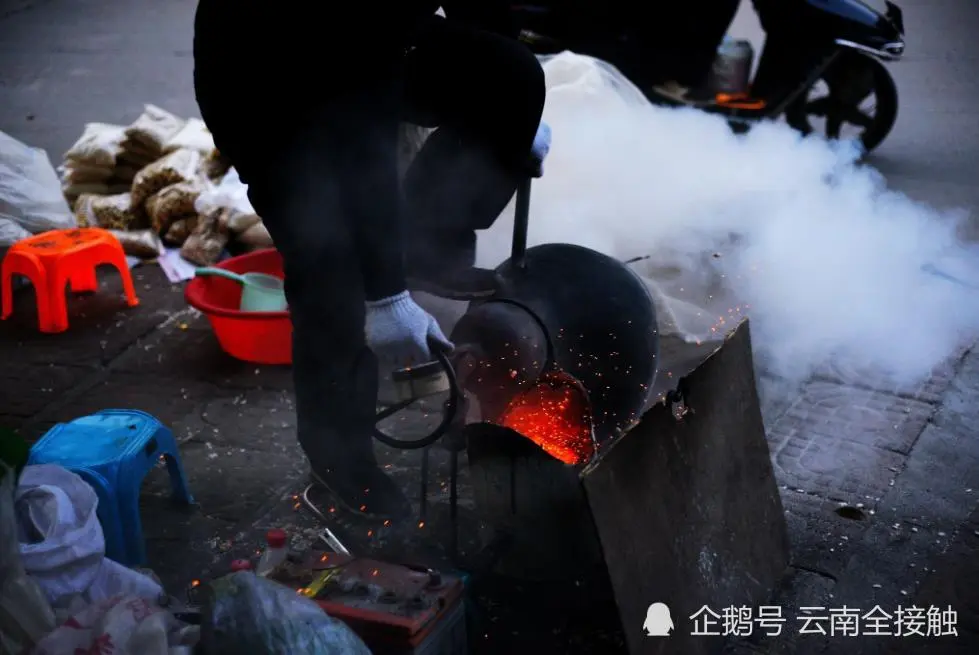 一大肚锅 一小炉子 简简单单就可做成的大生意
