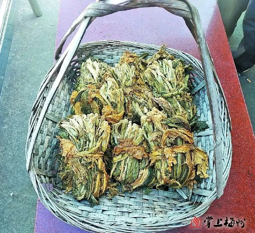 兴宁“上山人”饭桌必不可少的一道菜——“匍瓮咸菜”