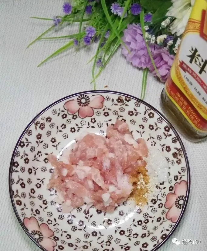 怎样做美味的胡萝卜猪肉卷