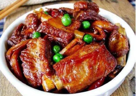 家常菜：烧排骨、孜然鸡胸肉土豆丁、糖醋茄子