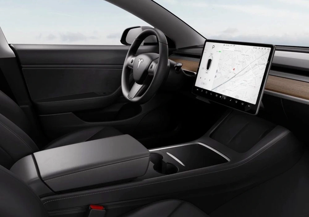 特斯拉开始为 Model Y 电动 SUV 配备新款中控屏