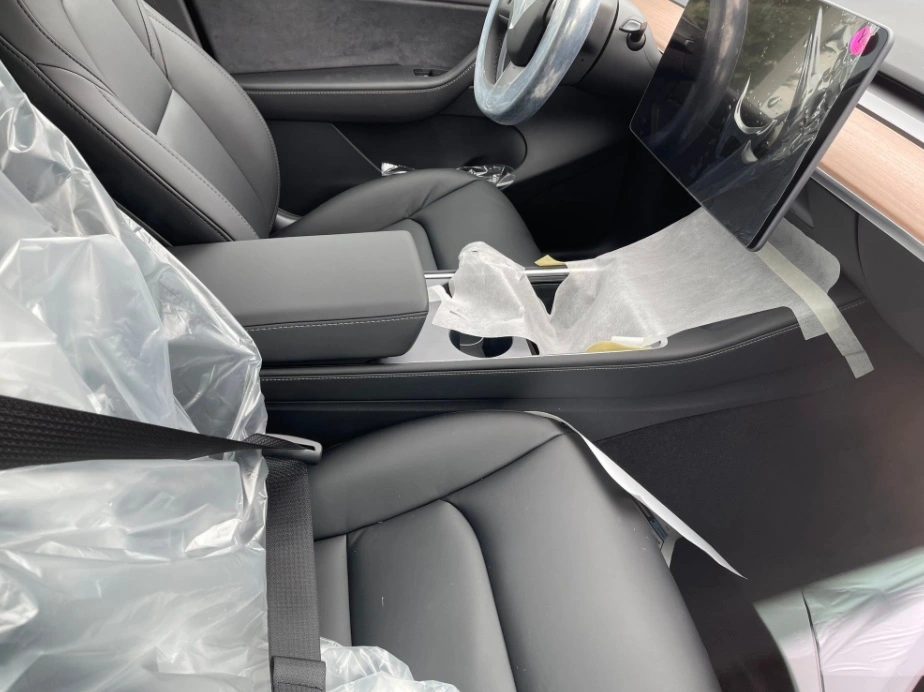 特斯拉开始为 Model Y 电动 SUV 配备新款中控屏