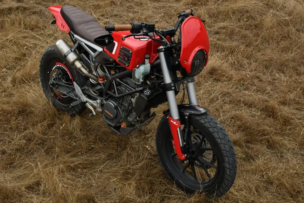 女孩改装，KTM 200 Scrambler