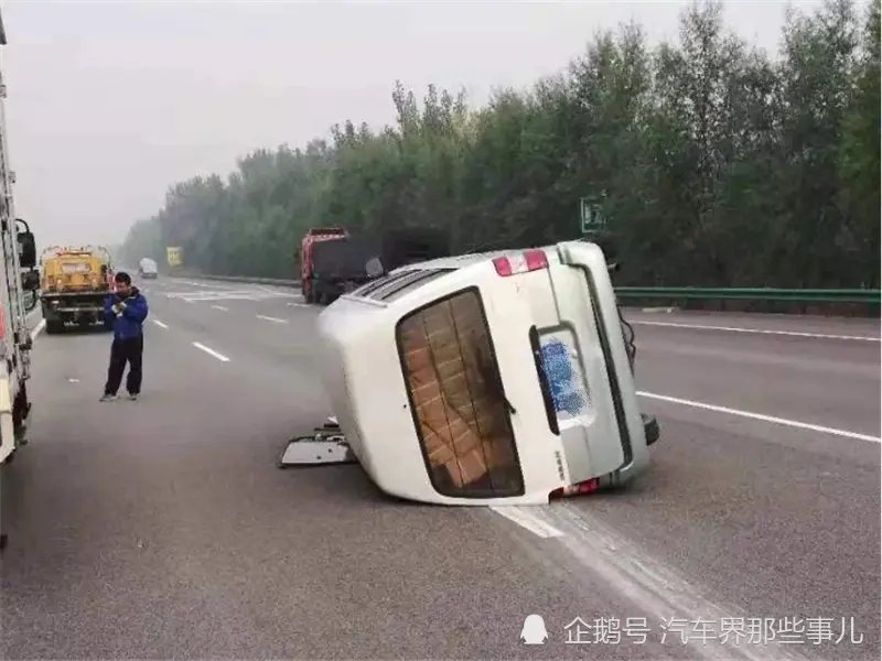 一脚油门5000转，汽车年检惹众怒：这不是在检车，简直是“毁车”！