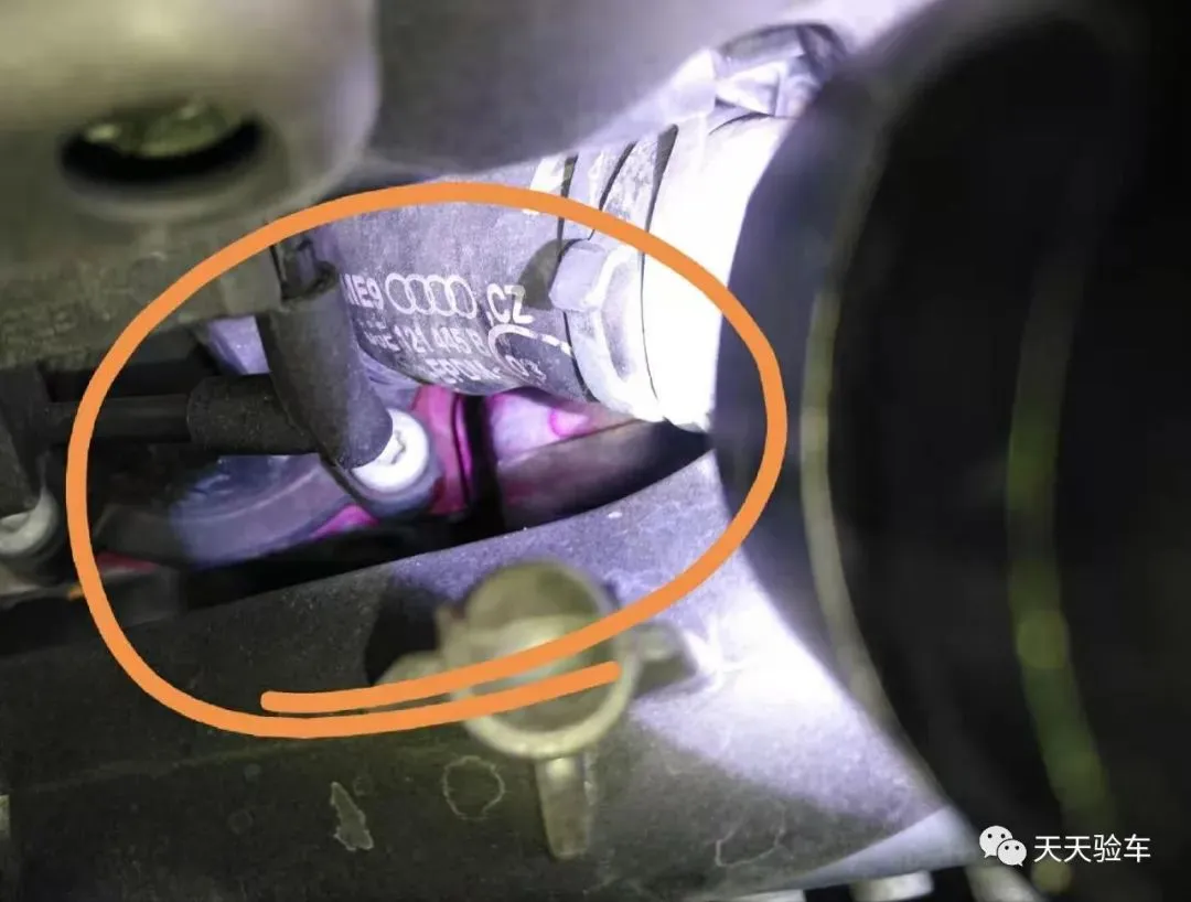 一台A6二手车扒皮式检测