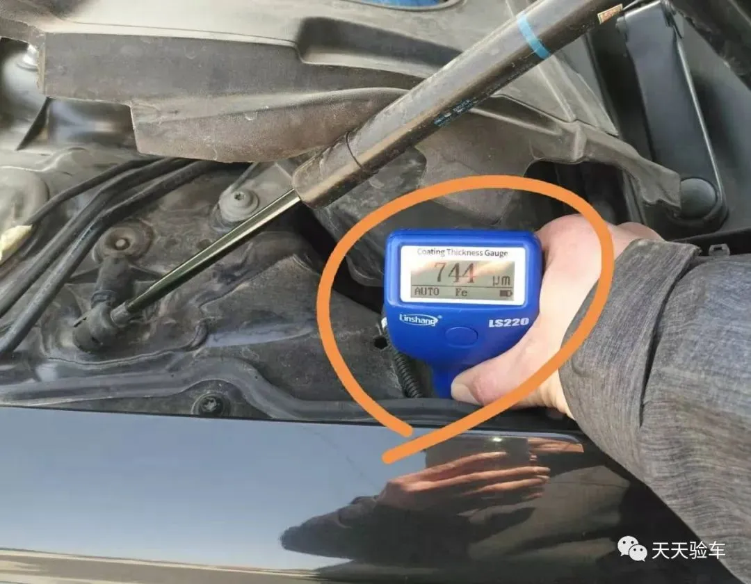 一台A6二手车扒皮式检测