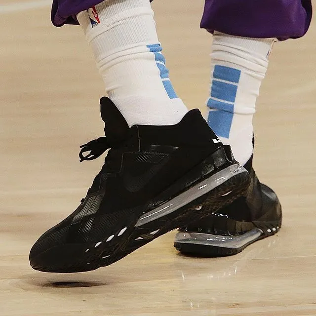 NBA球鞋上脚：卡鲁索签约安踏，詹姆斯上脚LeBron 18低帮