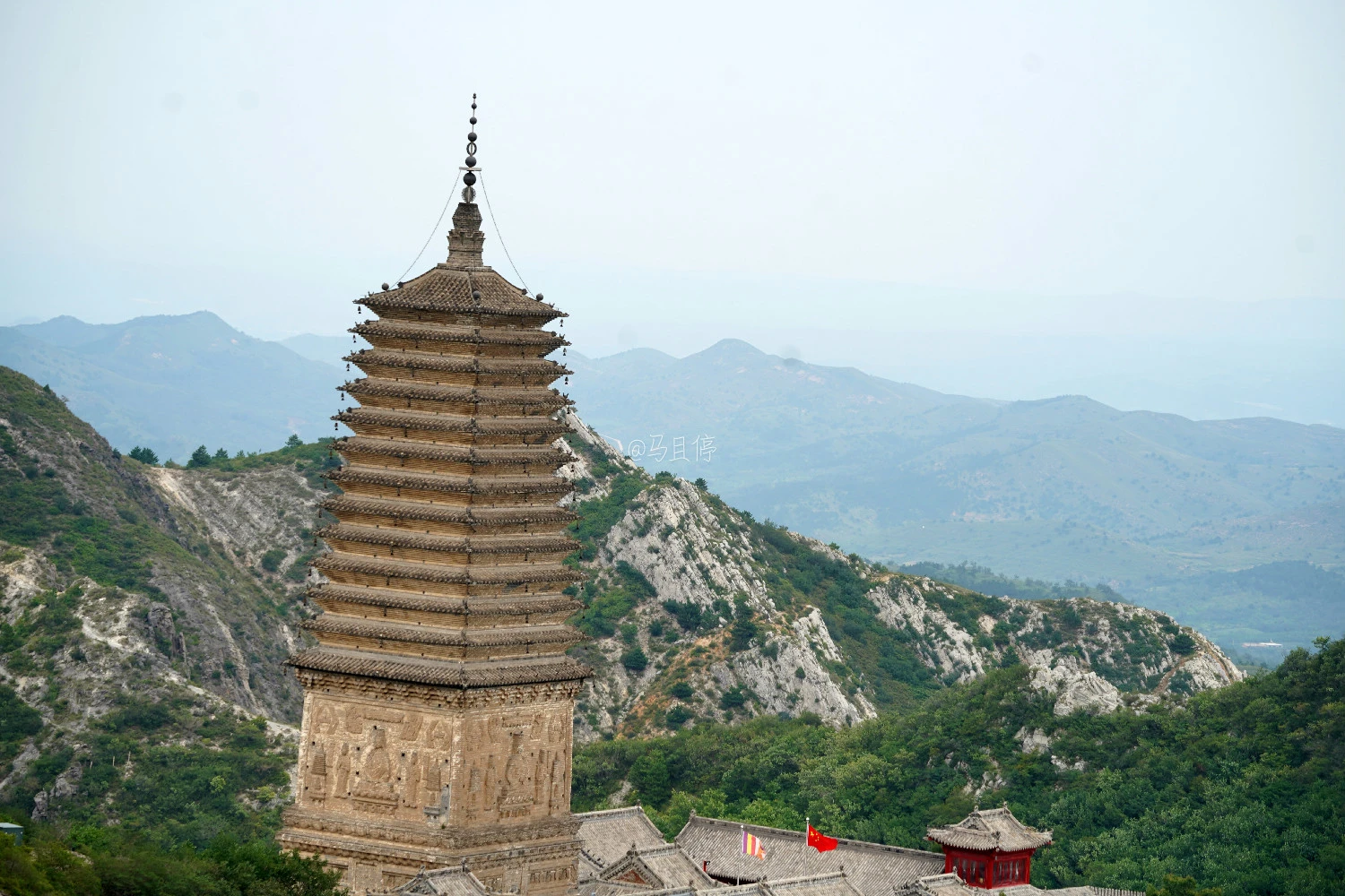 辽宁有座五线城市，历史悠久曾叫做龙城，如今藏有众多国宝级文物