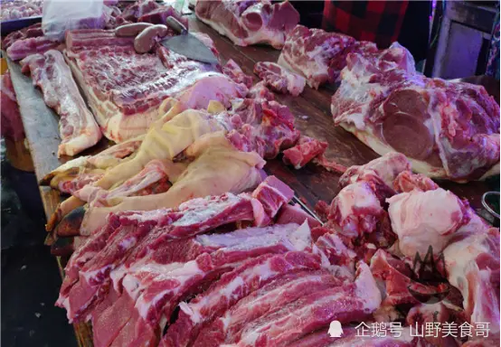 买猪肉时，肉贩子为啥总拿抹布擦？懂行人说出猫腻，看完涨知识了