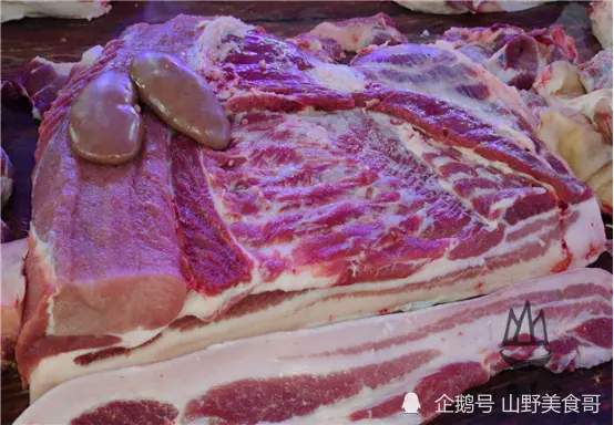 买猪肉时，肉贩子为啥总拿抹布擦？懂行人说出猫腻，看完涨知识了