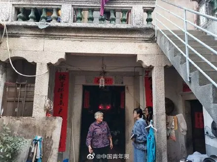 大学生返乡日记：衰亡古民居门上的封条让人触目惊心