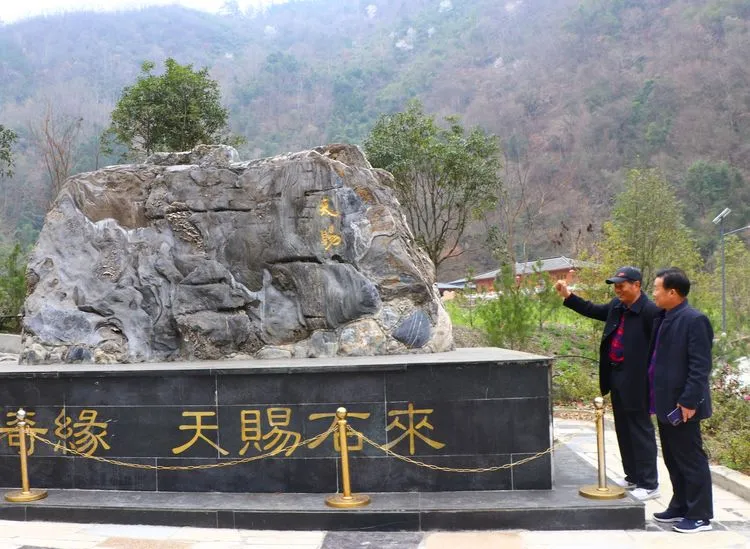 旬阳：春到五龙湾