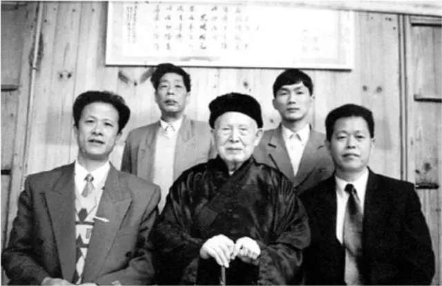 一段隐瞒了54年的秘密，1988年一位老和尚主动向政府亮明自己身份