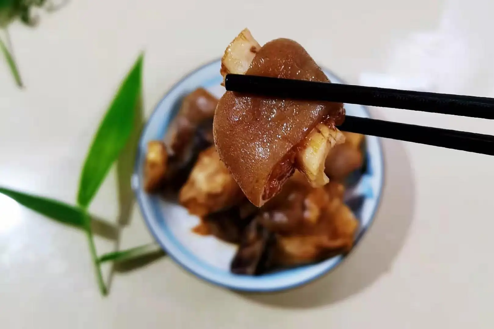 年夜饭菜品之红烧羊蹄，软糯筋道，满满当当的胶原蛋白，太爽了