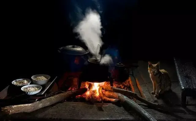 家乡的年味丨这样薰制的腊肉，真香！