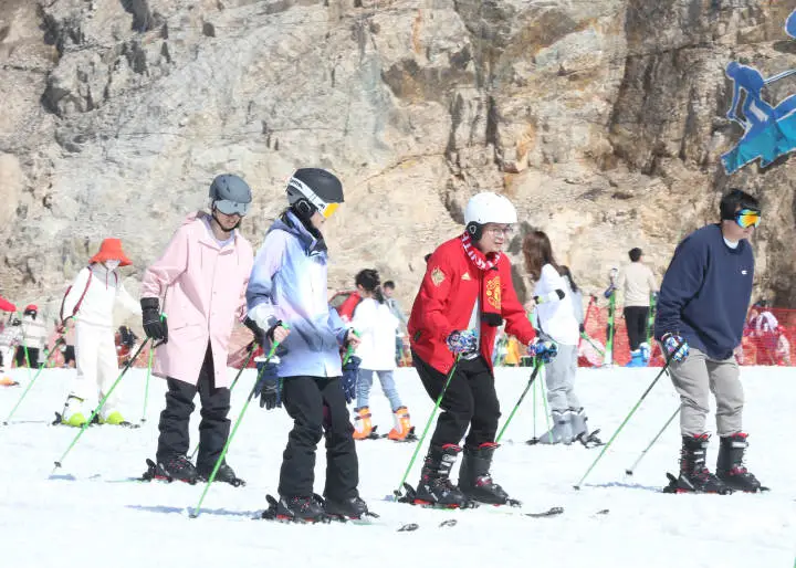 冬奥助力滑雪经济