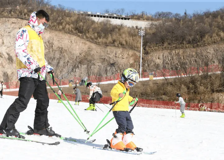 冬奥助力滑雪经济