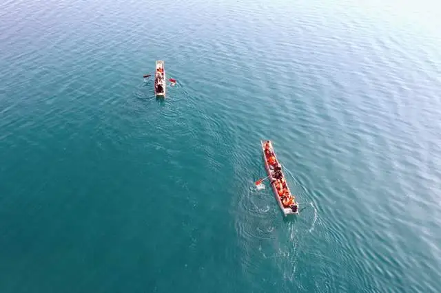 丽江：泸湖秋水间，隐隐浸芙蓉