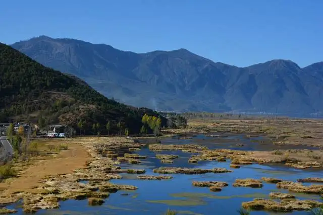 丽江：泸湖秋水间，隐隐浸芙蓉