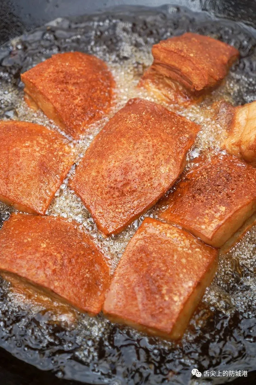 炸好这锅扣肉，我就是防城街最靓的仔