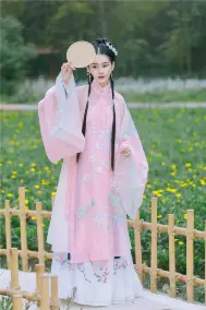 这么多活动出去逛街游玩，穿美美哒汉服带什么包呢？