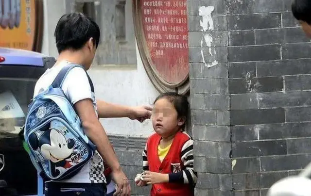 常挨打和从不挨打的娃，成年后差距有多大？过来人：两种人生