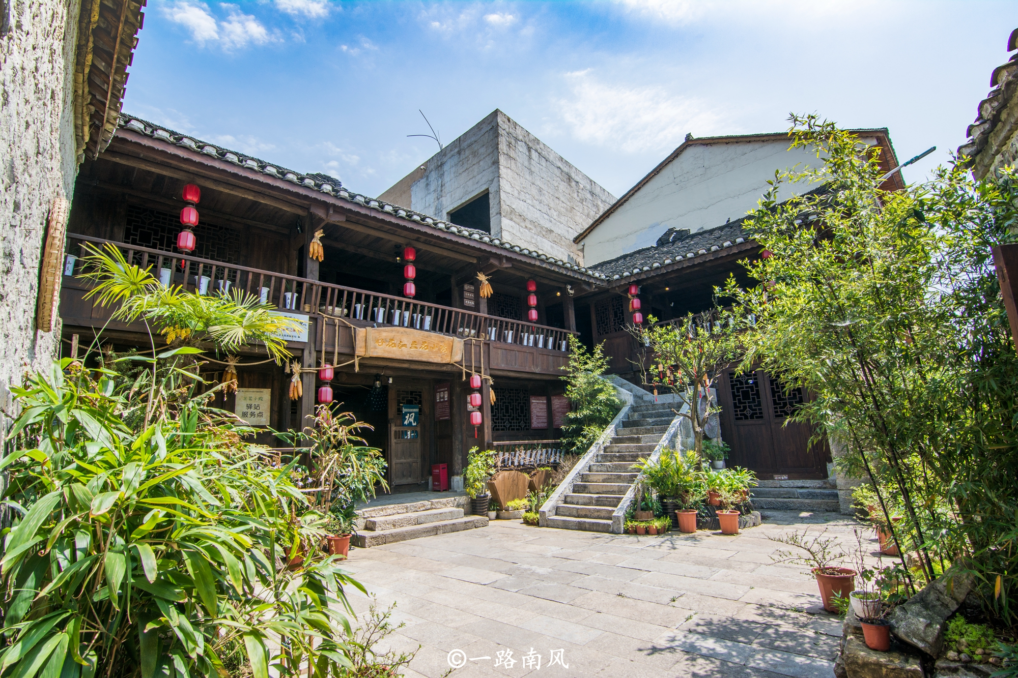 贵州三个冷门景区，有因歌成名的好花红，也有中国首座跨河玻璃桥