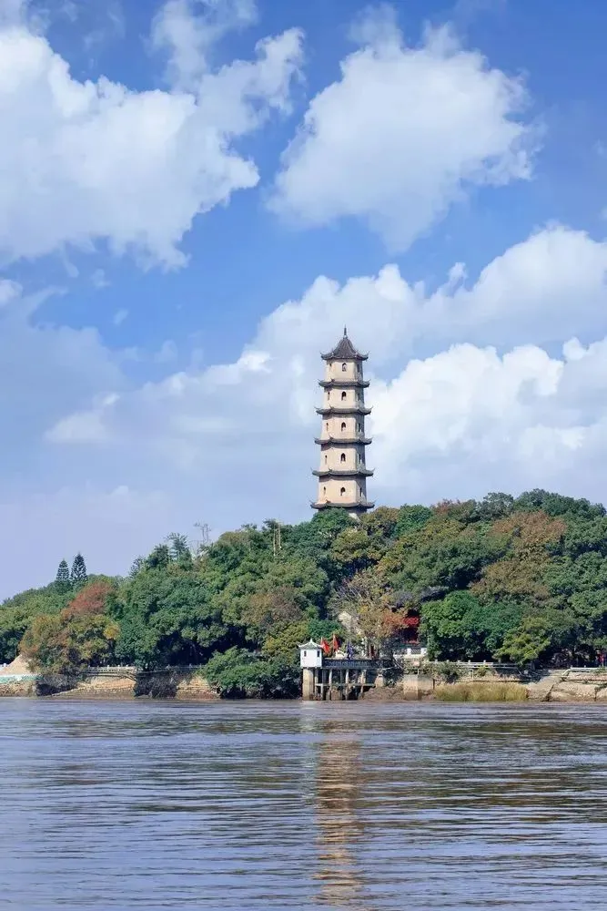 被赚钱耽误颜值的城市，历史蕴含财富密码，山海奇秀通达天下