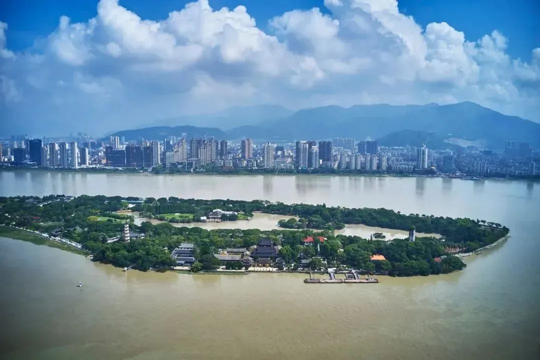 被赚钱耽误颜值的城市，历史蕴含财富密码，山海奇秀通达天下